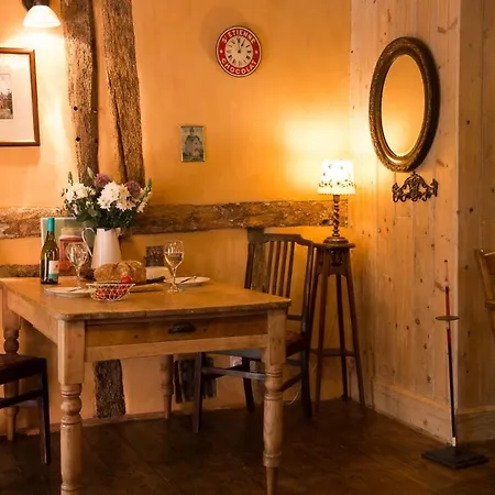 The Old Monkey, A Quirky Bolthole On The Edge Of A Historic Market Town Hadleigh  Exterior photo