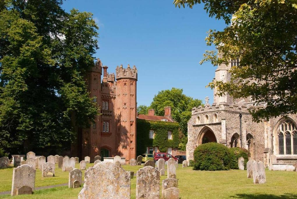 Holiday home The Old Monkey, A Quirky Bolthole On The Edge Of A Historic Market Town