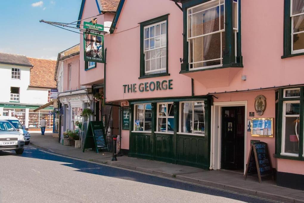 Holiday home The Old Monkey, A Quirky Bolthole On The Edge Of A Historic Market Town *